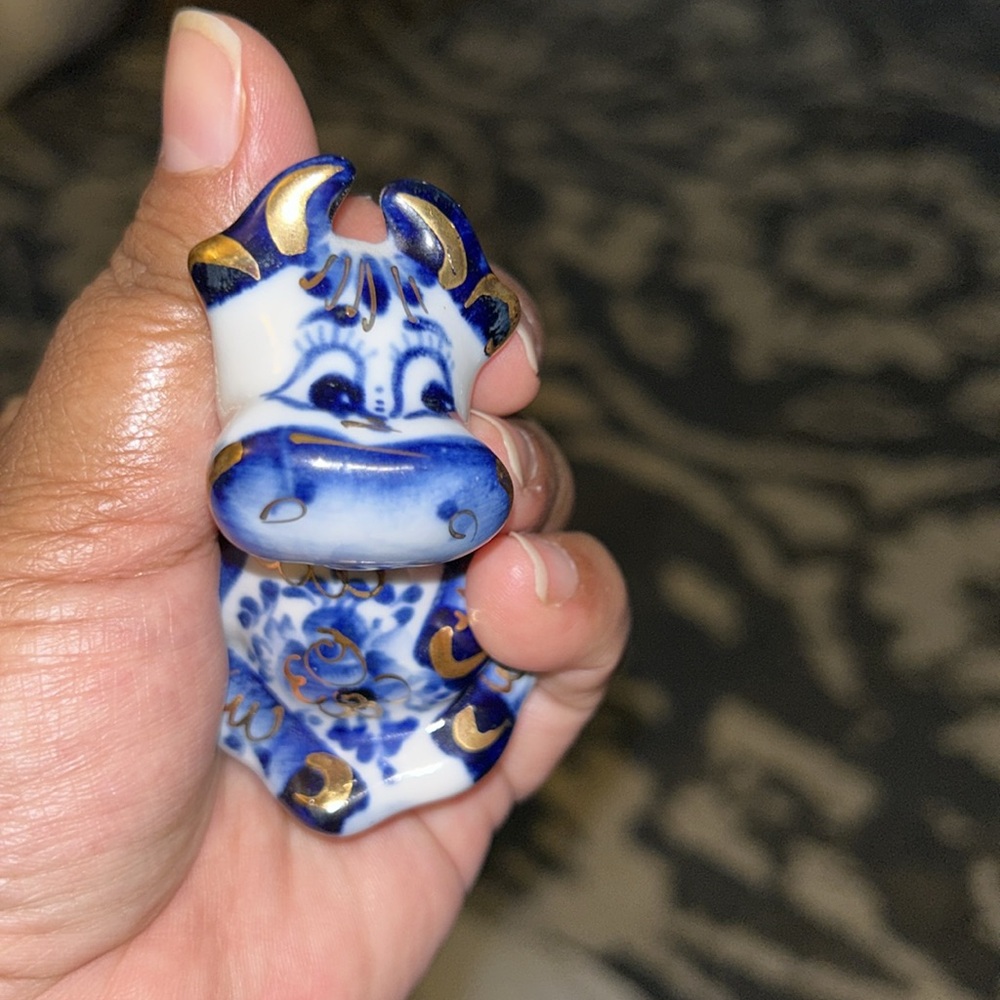 Vintage Russian Gzhel Porcelain Figurine Bull Cow Ox Cobalt Blue & Gold - Picture 6 of 9